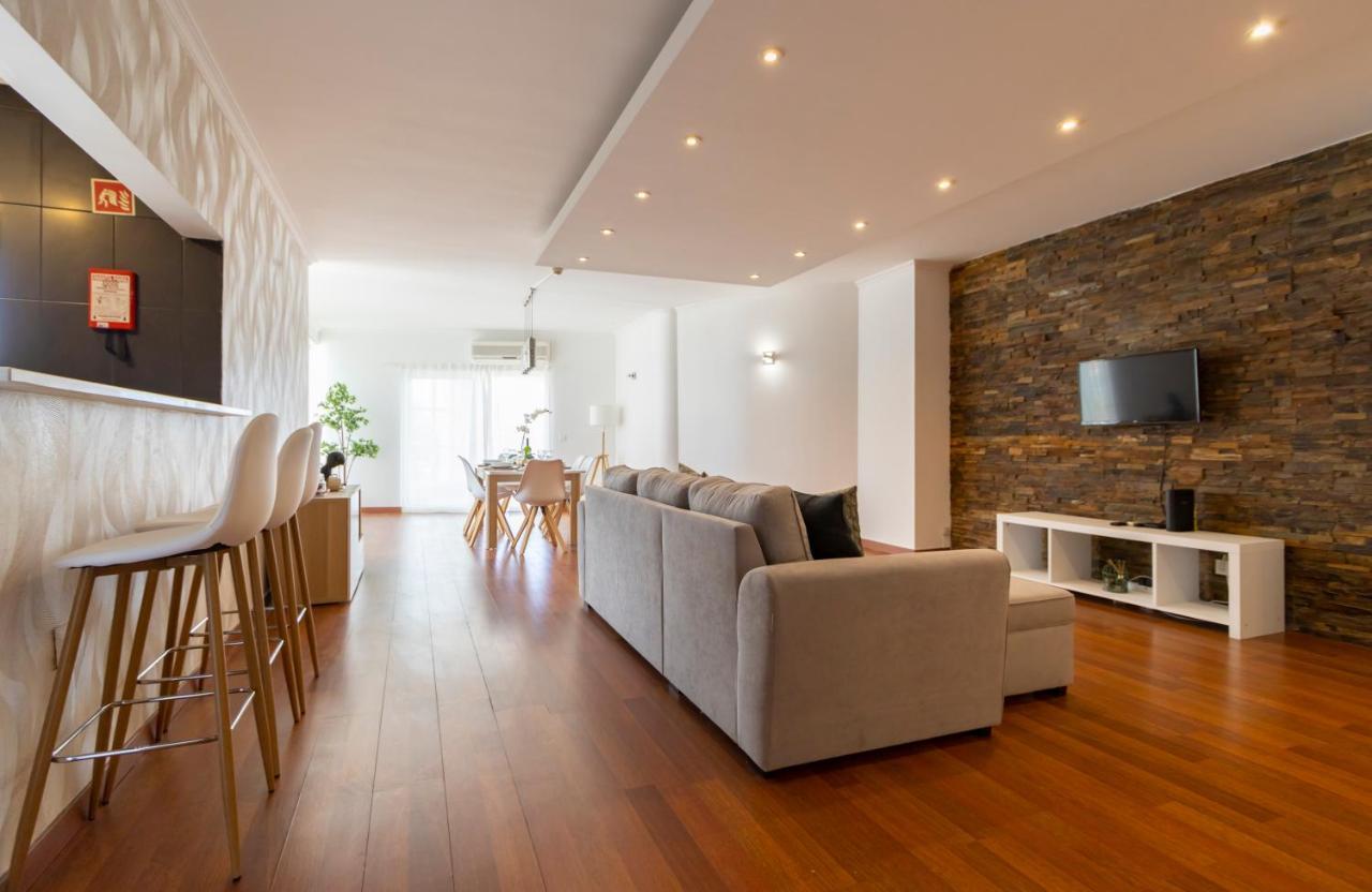 Spaceful Apartment In Albufeira Bagian luar foto