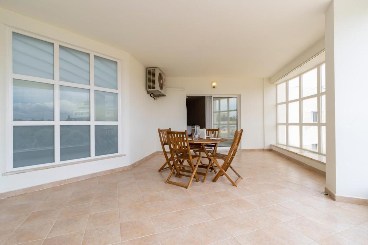Spaceful Apartment In Albufeira Bagian luar foto