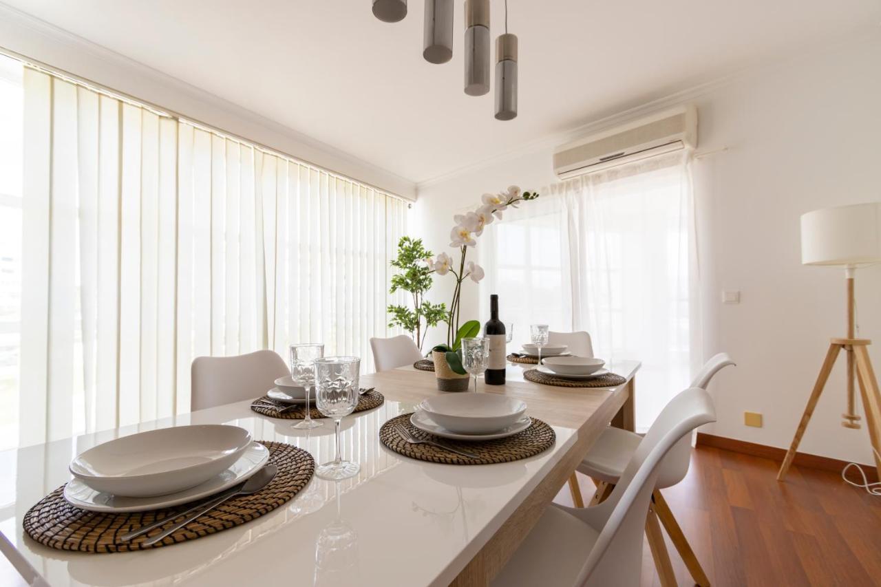 Spaceful Apartment In Albufeira Bagian luar foto