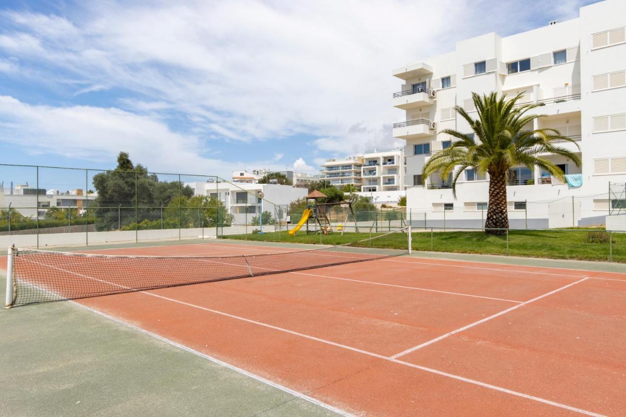 Spaceful Apartment In Albufeira Bagian luar foto