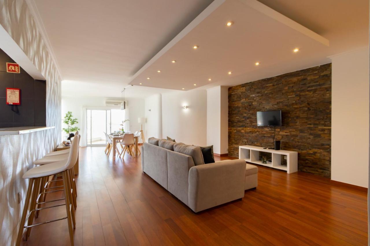 Spaceful Apartment In Albufeira Bagian luar foto