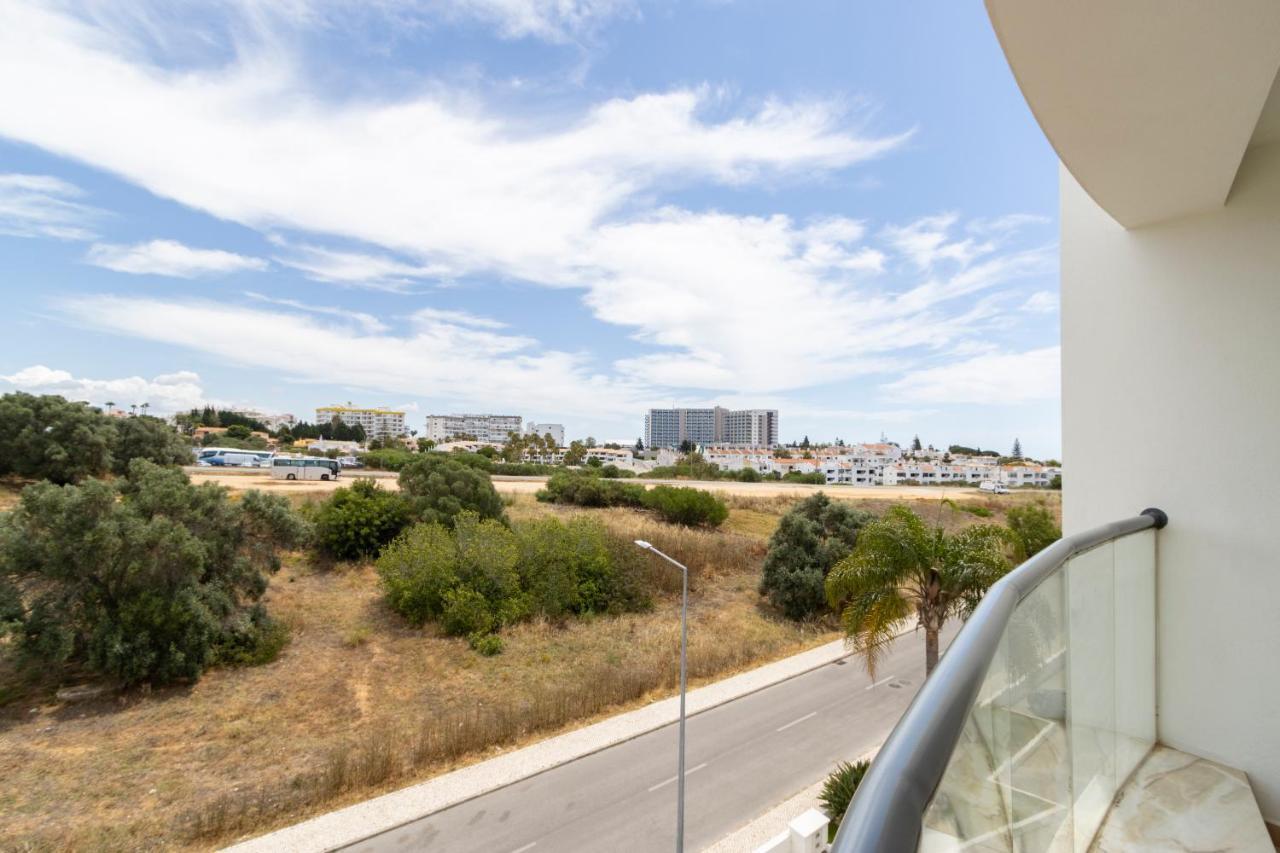 Spaceful Apartment In Albufeira Bagian luar foto